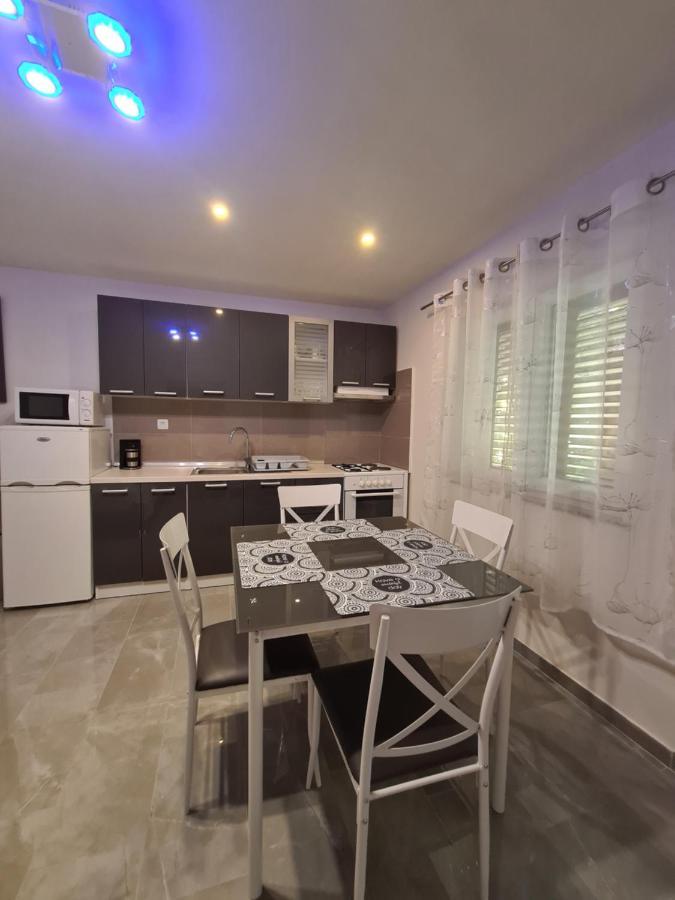 Sukošan Apartments Kresan מראה חיצוני תמונה